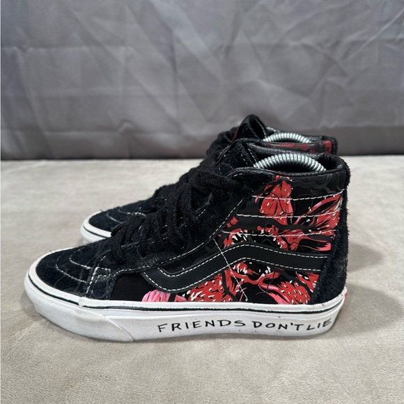 Vans x Stranger Things Sk8-Hi Reissue Sneakers - Picture 2 of 12